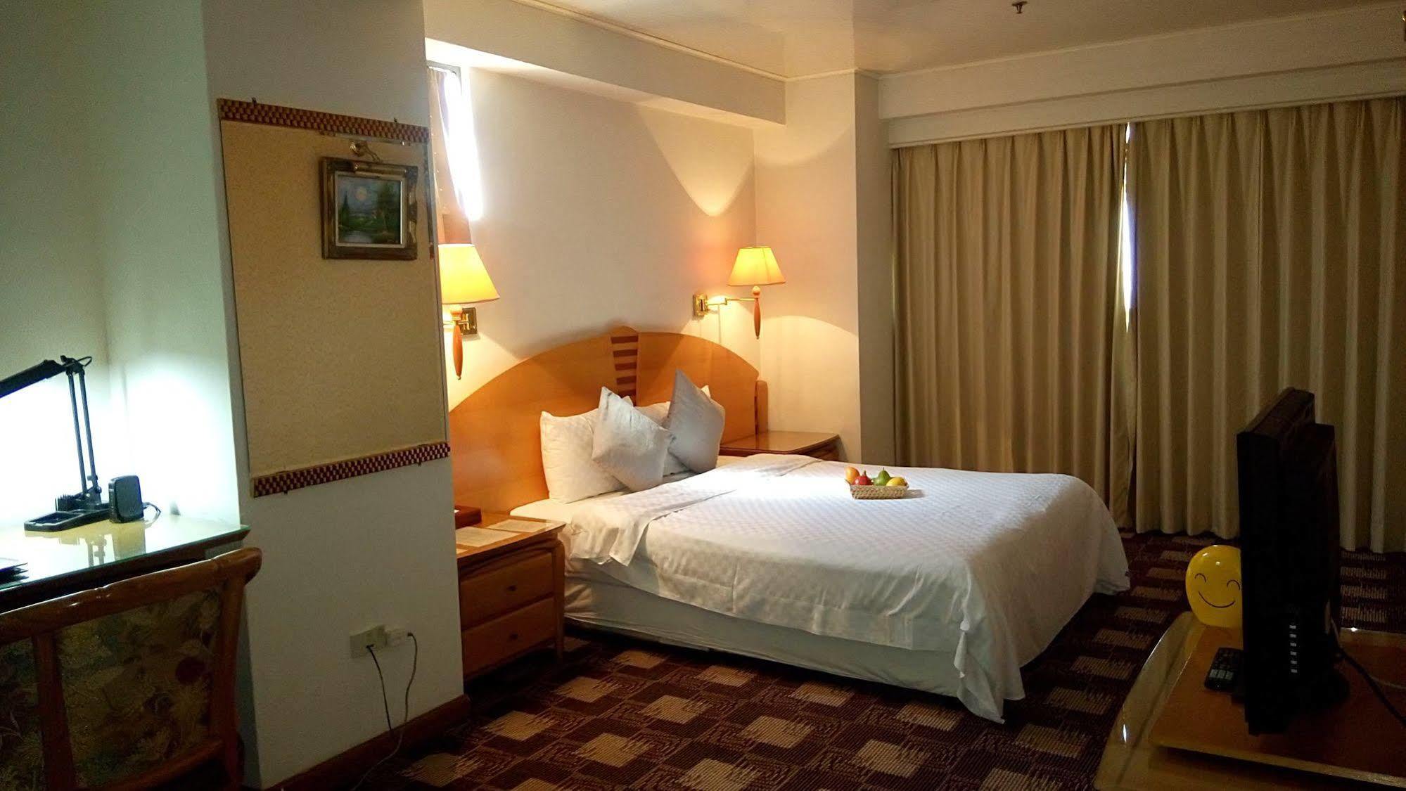 Berkeley Business Hotel Zhongzheng Χσιντσού Εξωτερικό φωτογραφία