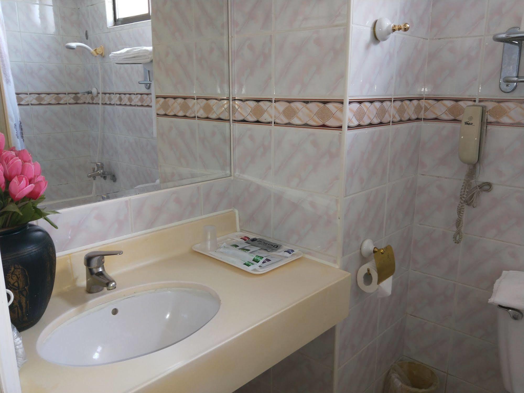 Berkeley Business Hotel Zhongzheng Χσιντσού Εξωτερικό φωτογραφία