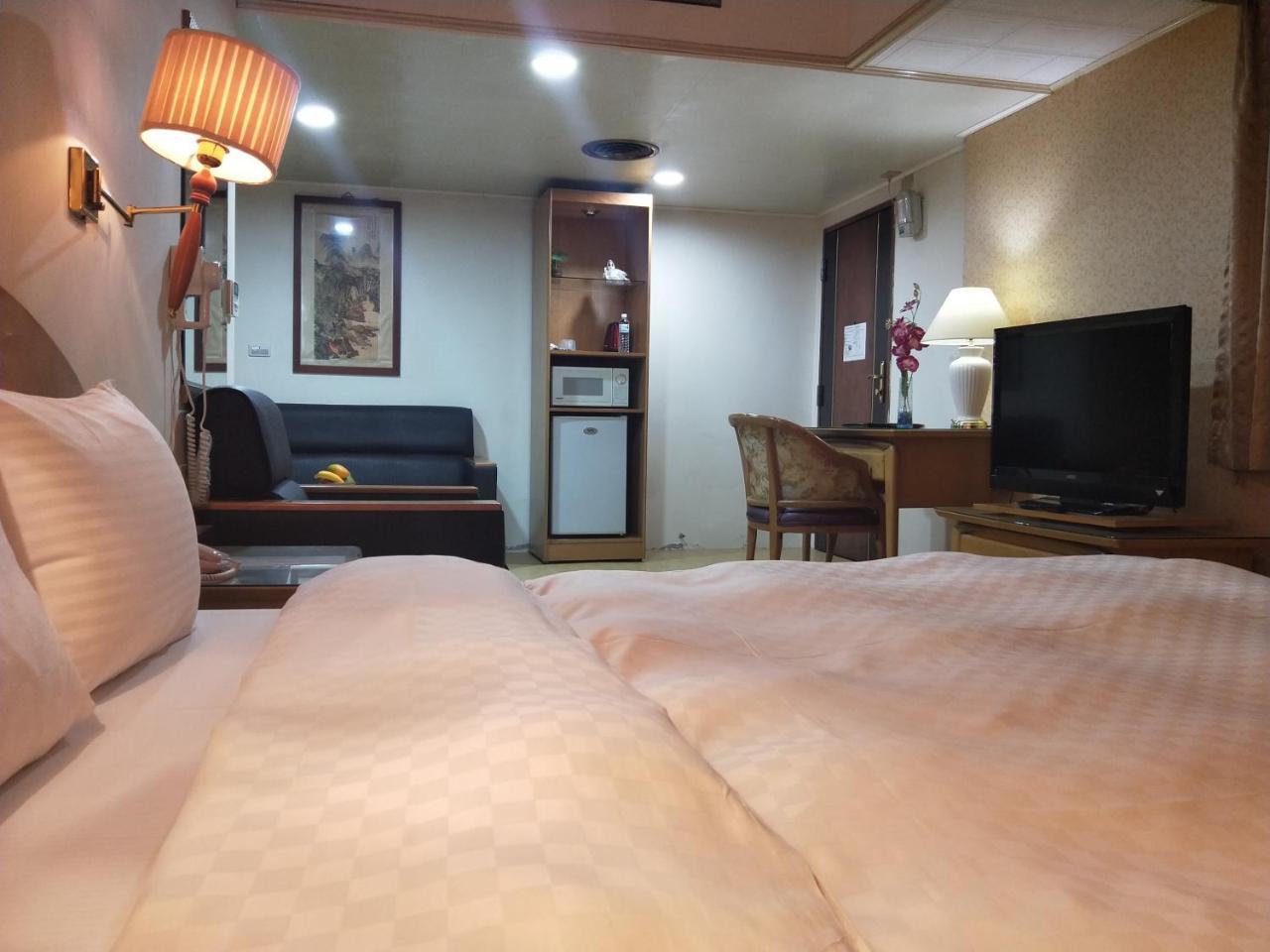 Berkeley Business Hotel Zhongzheng Χσιντσού Εξωτερικό φωτογραφία